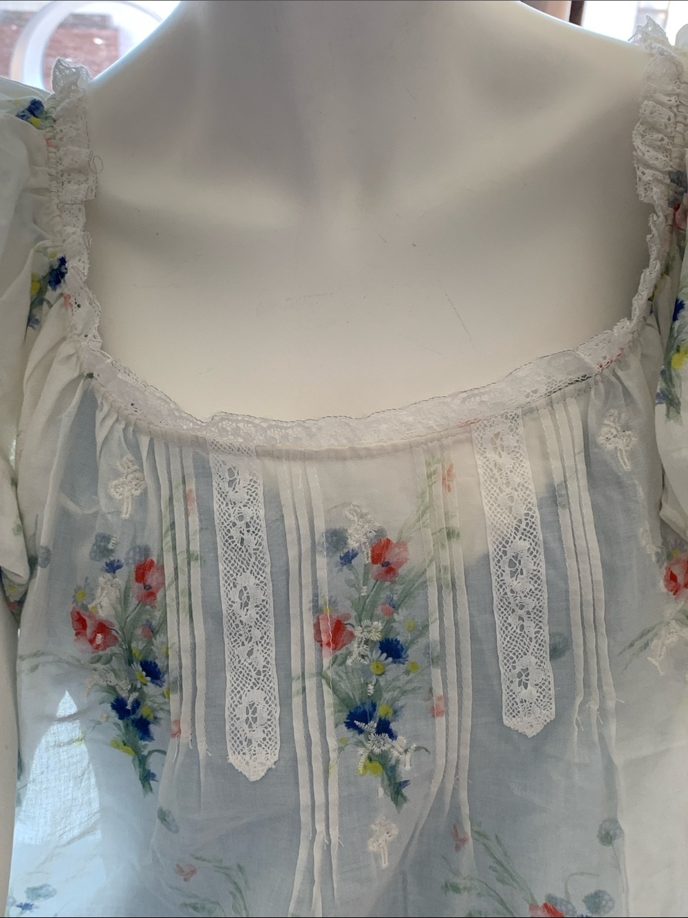 INDUSTRY Floral Puff-Sleeve Peasant Blouse with Lace Trim - Picture 4 of 7